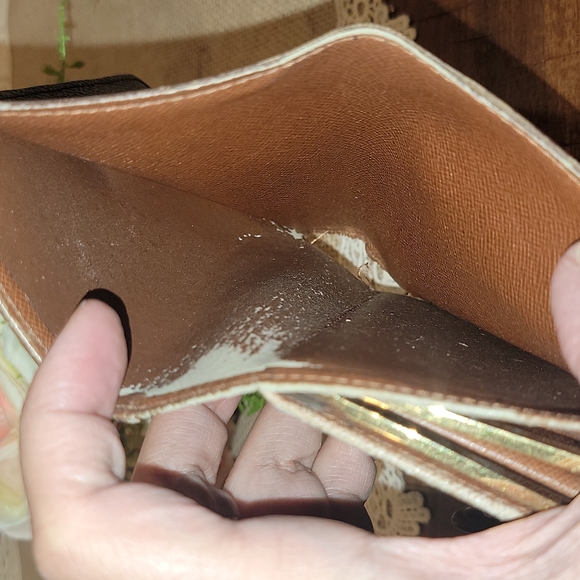 Authentic Louis Vuitton kisslock wallet - Picture 9 of 9